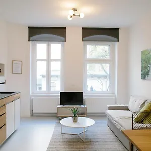  Apartment Madflats S-bahn Friedenau