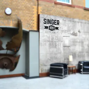Singer109 Hostel, & Berlim