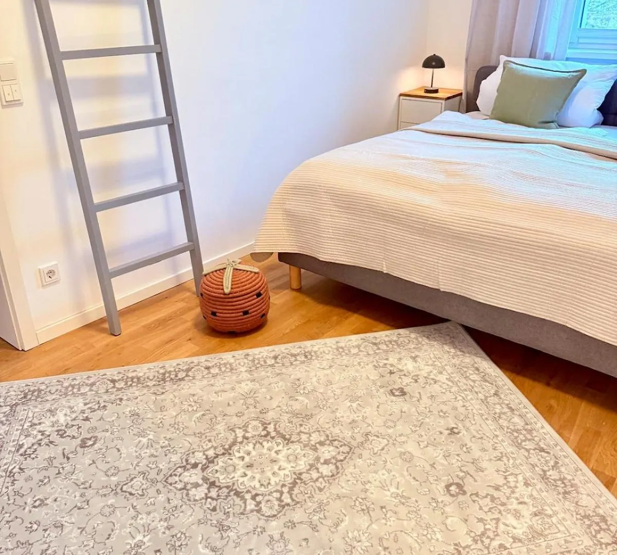 Moderner Komfort Am Berliner Stadtrand In Schoeneiche 0*, Berlin